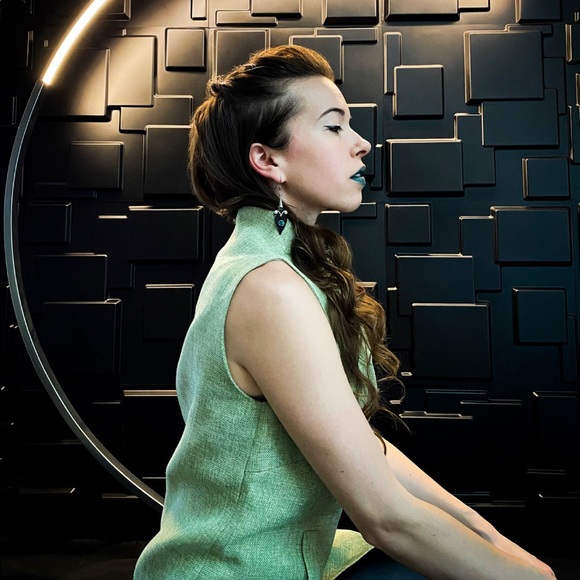 Meet your Posher, Lexa - Picture 2 of 12